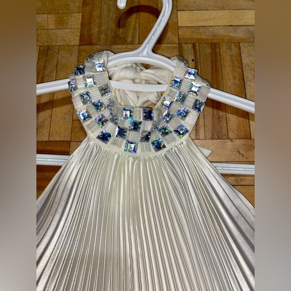 Halter top with diamond neck - Picture 3 of 5